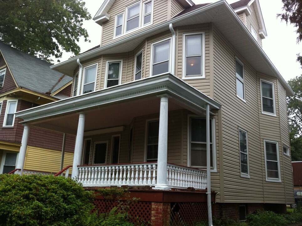 4 Cottage St in South Orange, NJ - Building Photo