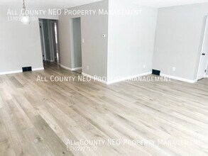 13526 Cedar Rd in University Heights, OH - Building Photo - Building Photo