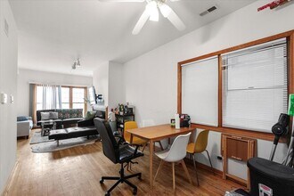 1812 W Thomas St in Chicago, IL - Building Photo - Building Photo