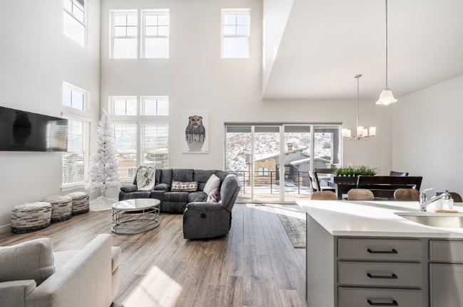 12732 N Belaview Wy in Daniel, UT - Foto de edificio - Building Photo