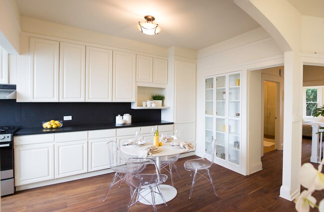 1114 Montgomery St in San Francisco, CA - Building Photo - Building Photo