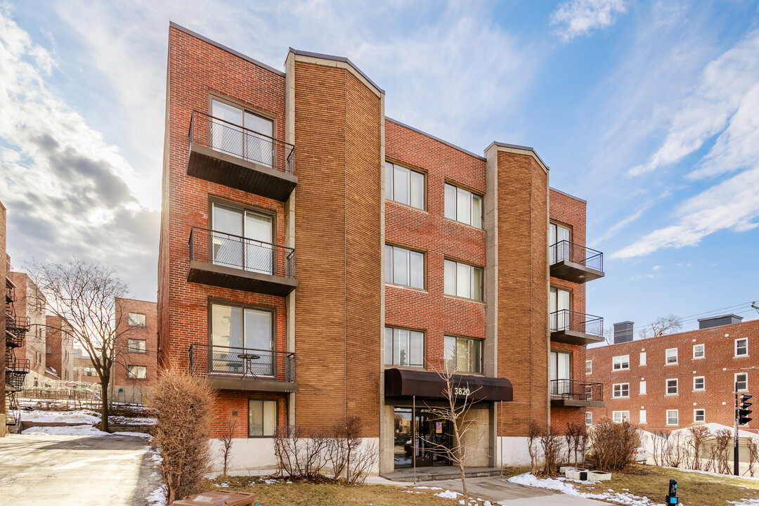 3820 De La Côte-Sainte-Catherine Ch in Montréal, QC - Building Photo