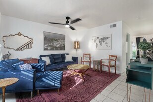 242 Lake Ella Dr in Tallahassee, FL - Building Photo