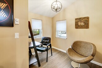 2732 44th Ave SW in Seattle, WA - Building Photo - Building Photo