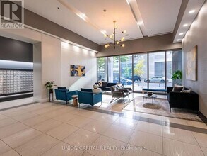 19 Grand Trunk Crescent in Toronto, ON - Building Photo - Building Photo