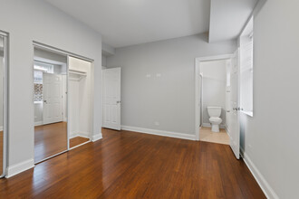 4637 N Dover St, Unit 2n in Chicago, IL - Building Photo - Building Photo