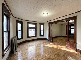 1060 Arkwright St N in St. Paul, MN - Building Photo