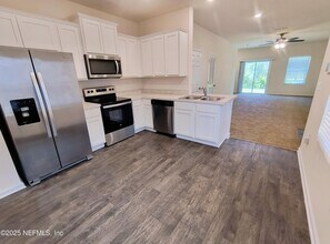 201 Scotch Pebble Dr in Jacksonville, FL - Building Photo - Building Photo