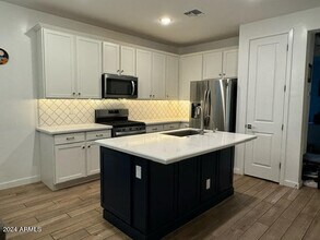 826 W Gail Dr in Chandler, AZ - Building Photo - Building Photo