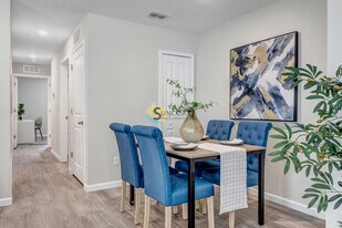 6517 Breezy Oaks Wy, Unit 101 in Jacksonville, FL - Building Photo
