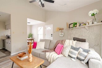 6307 Okner Ln in Austin, TX - Building Photo - Building Photo