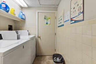 1170 Massachusetts Ave, Unit 2B in Cambridge, MA - Foto de edificio - Building Photo