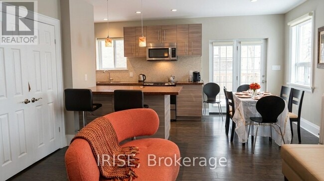 4 Selwood Ave in Toronto, ON - Building Photo - Building Photo