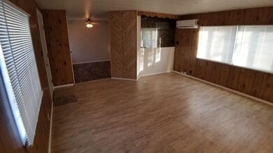 123 Opal Dr in Riverton, WY - Foto de edificio - Building Photo