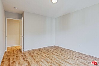 1112 Ocean Park Blvd in Santa Monica, CA - Building Photo - Building Photo