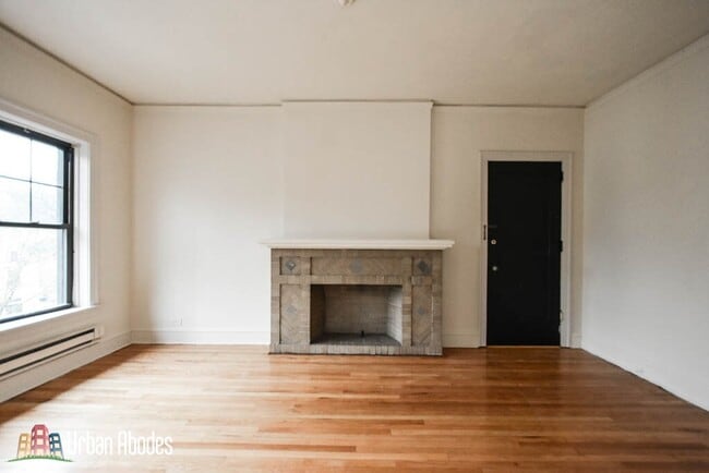 1031 Dempster St in Evanston, IL - Building Photo - Building Photo