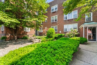 833 Summer St in Stamford, CT - Building Photo - Building Photo