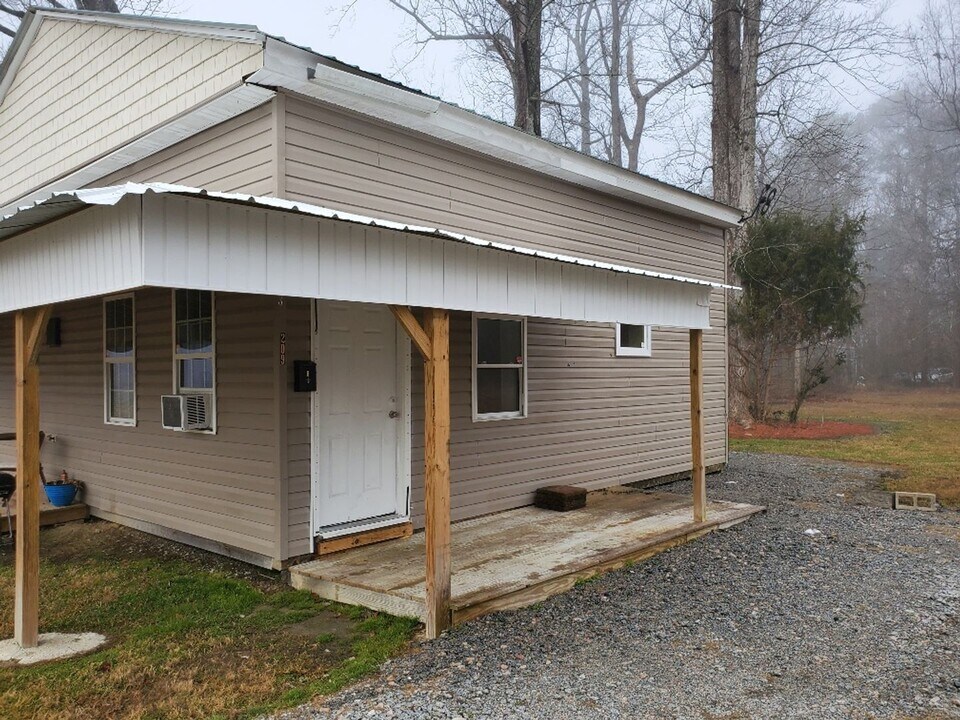 209 Poplar Neck Rd in Edenton, NC - Building Photo