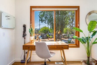 2028 Fairview Ave E in Seattle, WA - Building Photo - Building Photo