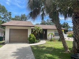 1826 Rita St in Sarasota, FL - Building Photo