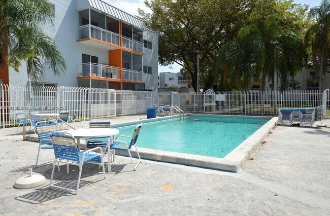 11307 SW 200th St in Miami, FL - Building Photo - Building Photo