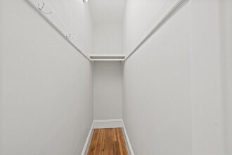 16 Leslie St, Unit 2 in Boston, MA - Foto de edificio - Building Photo