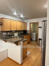 320 Zillah Pl SE in Renton, WA - Foto de edificio - Building Photo