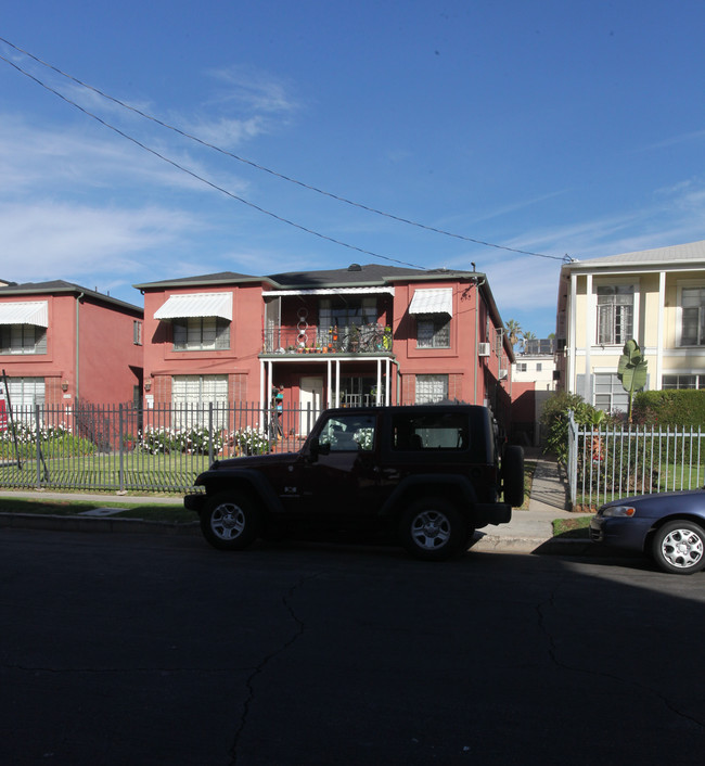 5315 Russell Ave in Los Angeles, CA - Foto de edificio - Building Photo