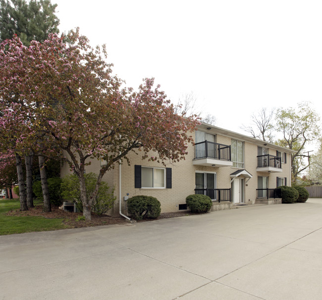 Amber Corners South Apartments in Royal Oak, MI - Foto de edificio - Building Photo