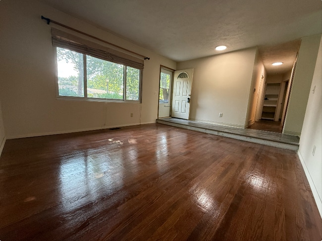 3715 Stratford Ave in Lansing, MI - Building Photo - Building Photo