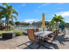 1113 Winding Pines Circle in Cape Coral, FL - Building Photo - Building Photo