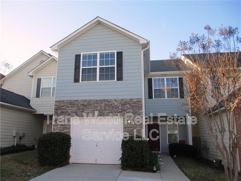 4610 Blue Iris Way in Oakwood, GA - Building Photo