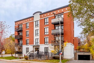 7923 Westover Ch in Côte-St-Luc, QC - Building Photo