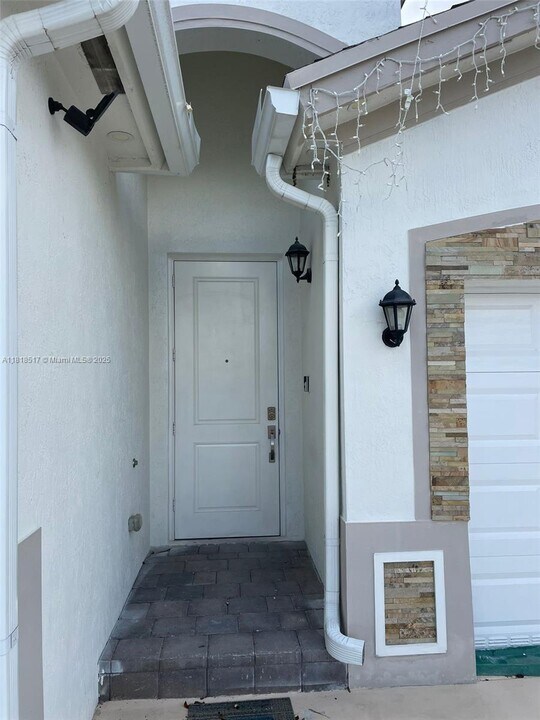 27583 SW 133rd Ave in Homestead, FL - Building Photo