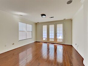 3818 Holland Ave-Unit -109 in Dallas, TX - Building Photo - Building Photo