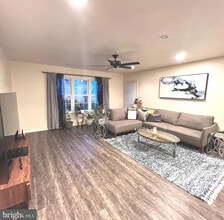 312A Mitten Ln, Unit 312A Mitten Lane in Mount Laurel, NJ - Foto de edificio - Building Photo