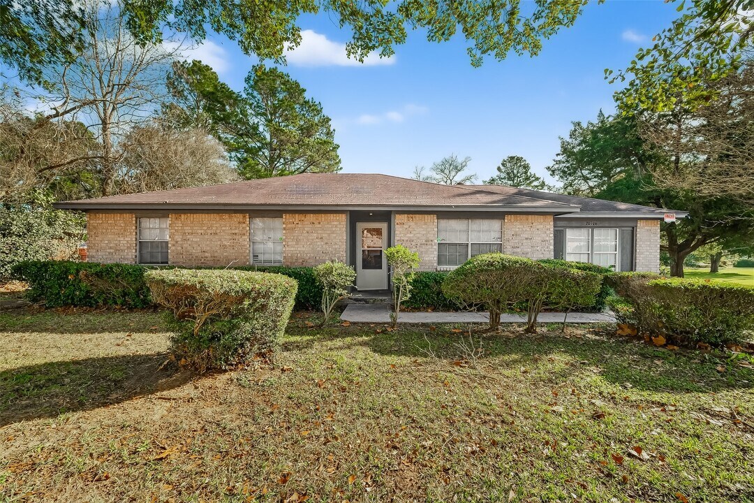 20706 Emerald St in Prairie View, TX - Building Photo
