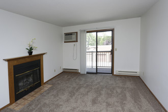 Maplewood Bend Apartment Community in Fargo, ND - Building Photo - Interior Photo