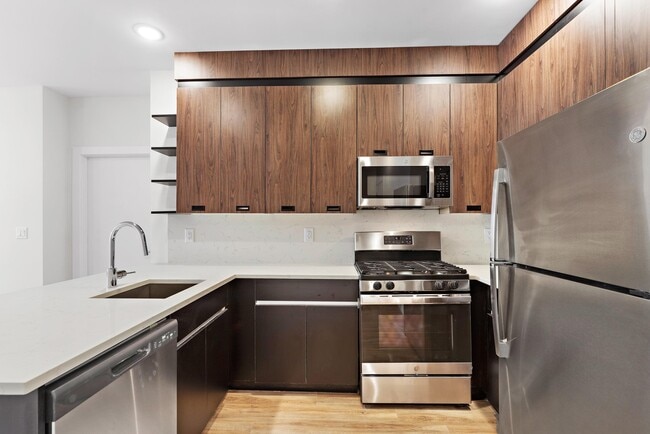 533 61st St in West New York, NJ - Building Photo - Building Photo
