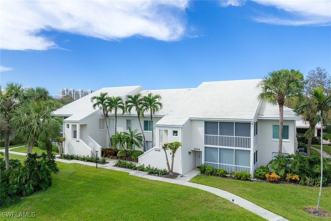 768 Willowbrook Dr in Naples, FL - Building Photo