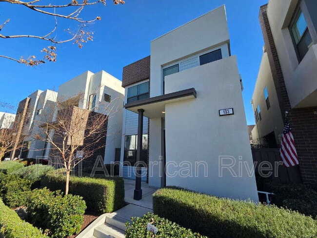 133 Fischbacher St in Sacramento, CA - Building Photo - Building Photo