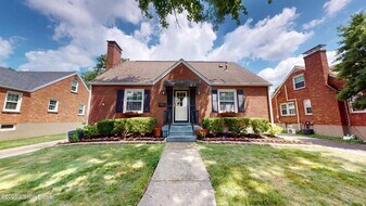 4502 Blenheim Rd in Louisville, KY - Building Photo