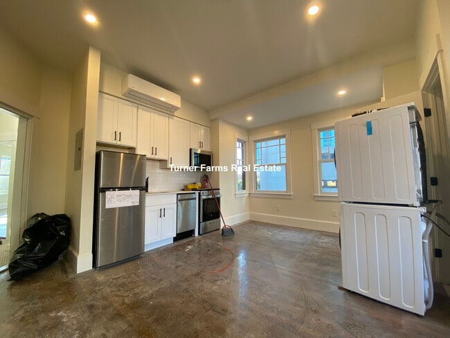 261B W Newton St, Unit B