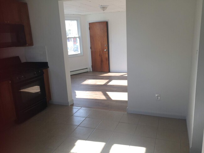 86 Edgar St in Carteret, NJ - Building Photo - Building Photo