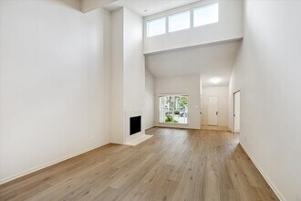 1808 S Gessner Rd in Houston, TX - Building Photo - Building Photo