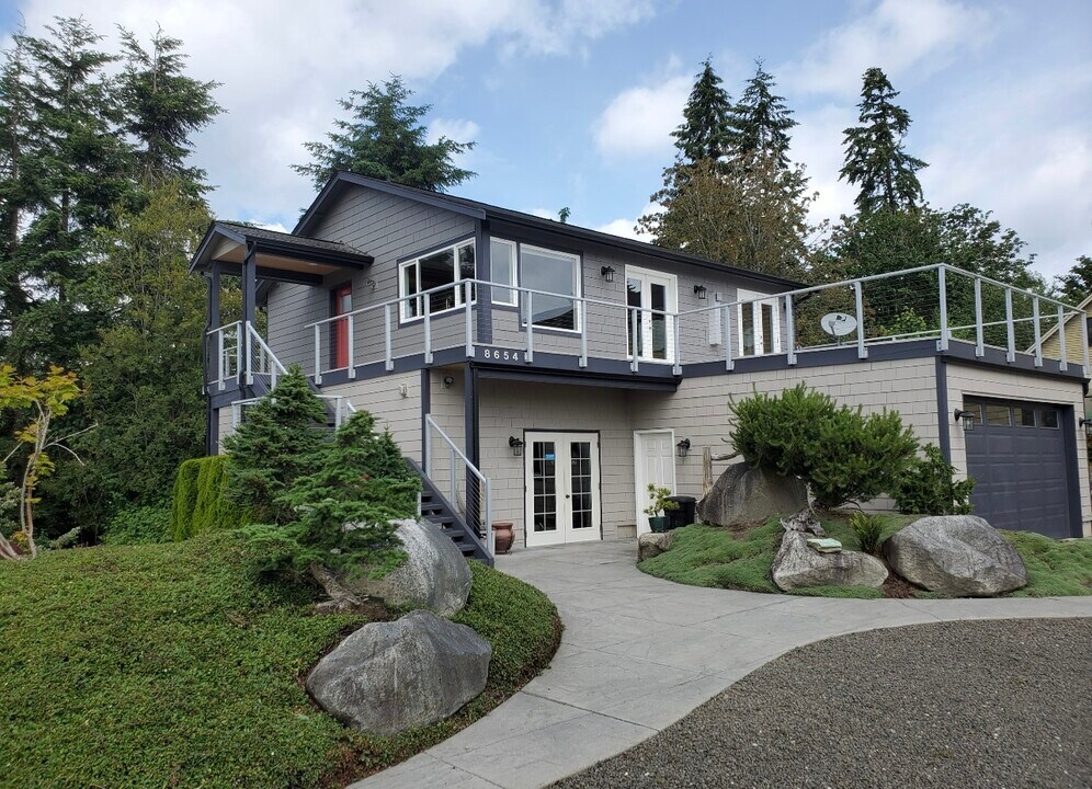 8654 E Caraway Rd, Unit ManchesterBeach LOFT in Port Orchard, WA - Foto de edificio