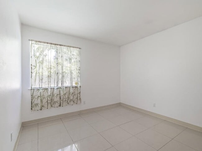 2683 Mitchell Ave in Clovis, CA - Foto de edificio - Building Photo