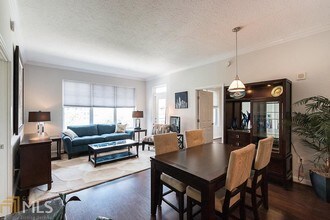 1101 Juniper St NE-Unit -721 in Atlanta, GA - Foto de edificio - Building Photo