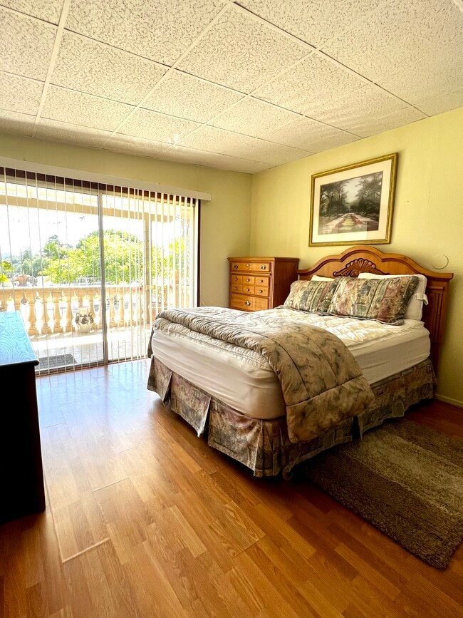 3708 Linda Vista Dr, Unit Studio