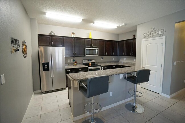 11204 Southern Cross Pl in Gibsonton, FL - Building Photo - Building Photo